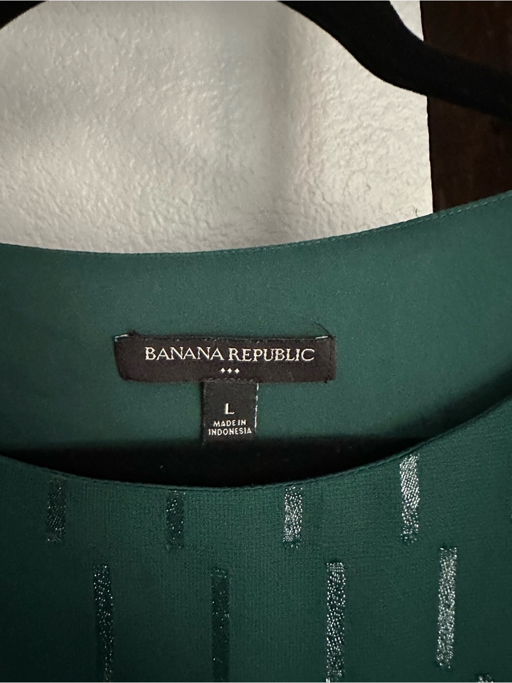 Banana Republic emerald green metallic sheer blouse, size large - Picture 4 of 9